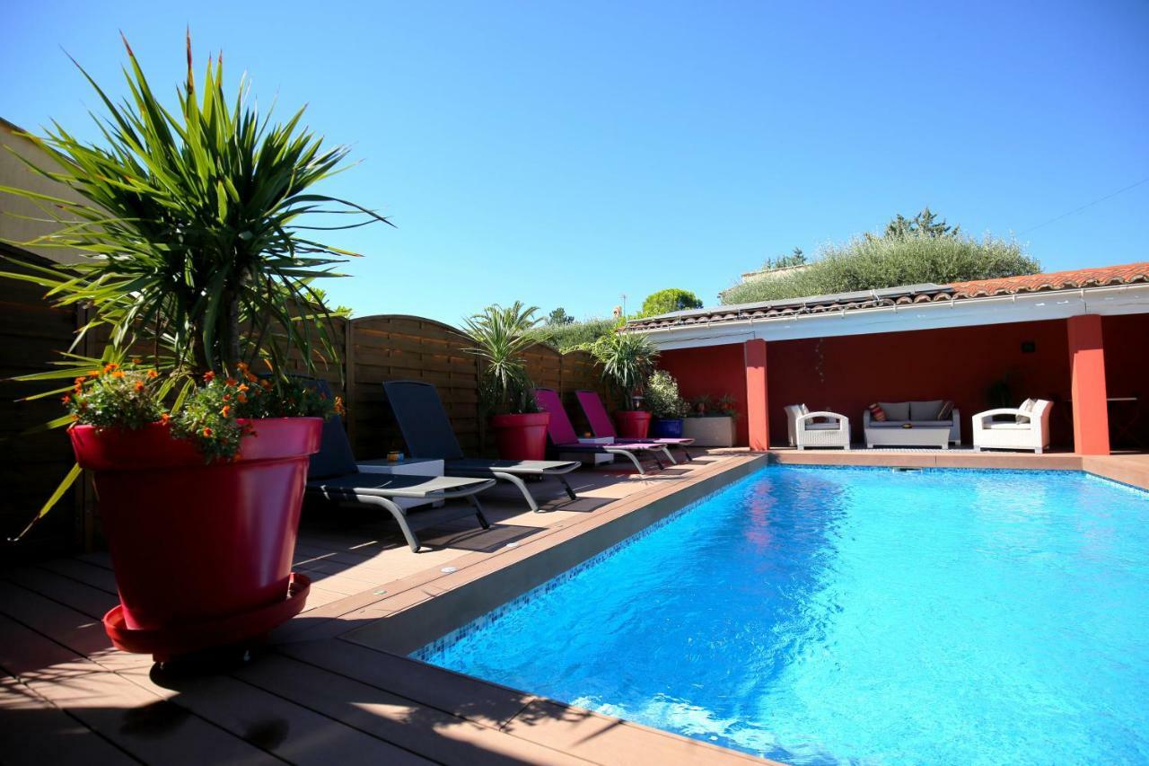 La Villa Lea Uzes Luaran gambar